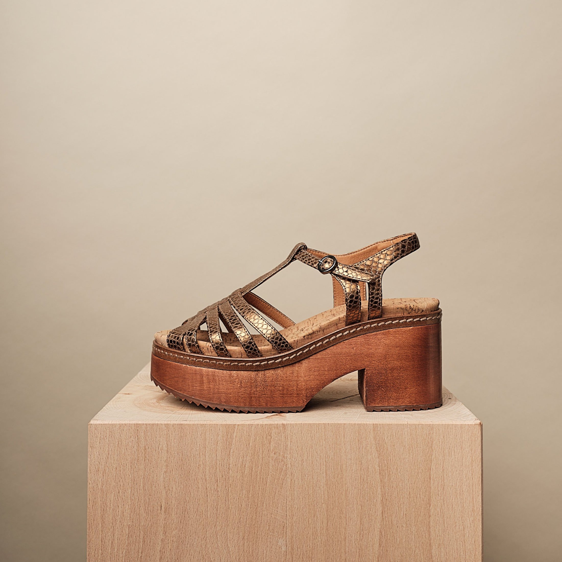 BHAVA DONNA RETRO 70'S VEGAN STRAPPY PLATFORM WOOD CLOG BRONZE