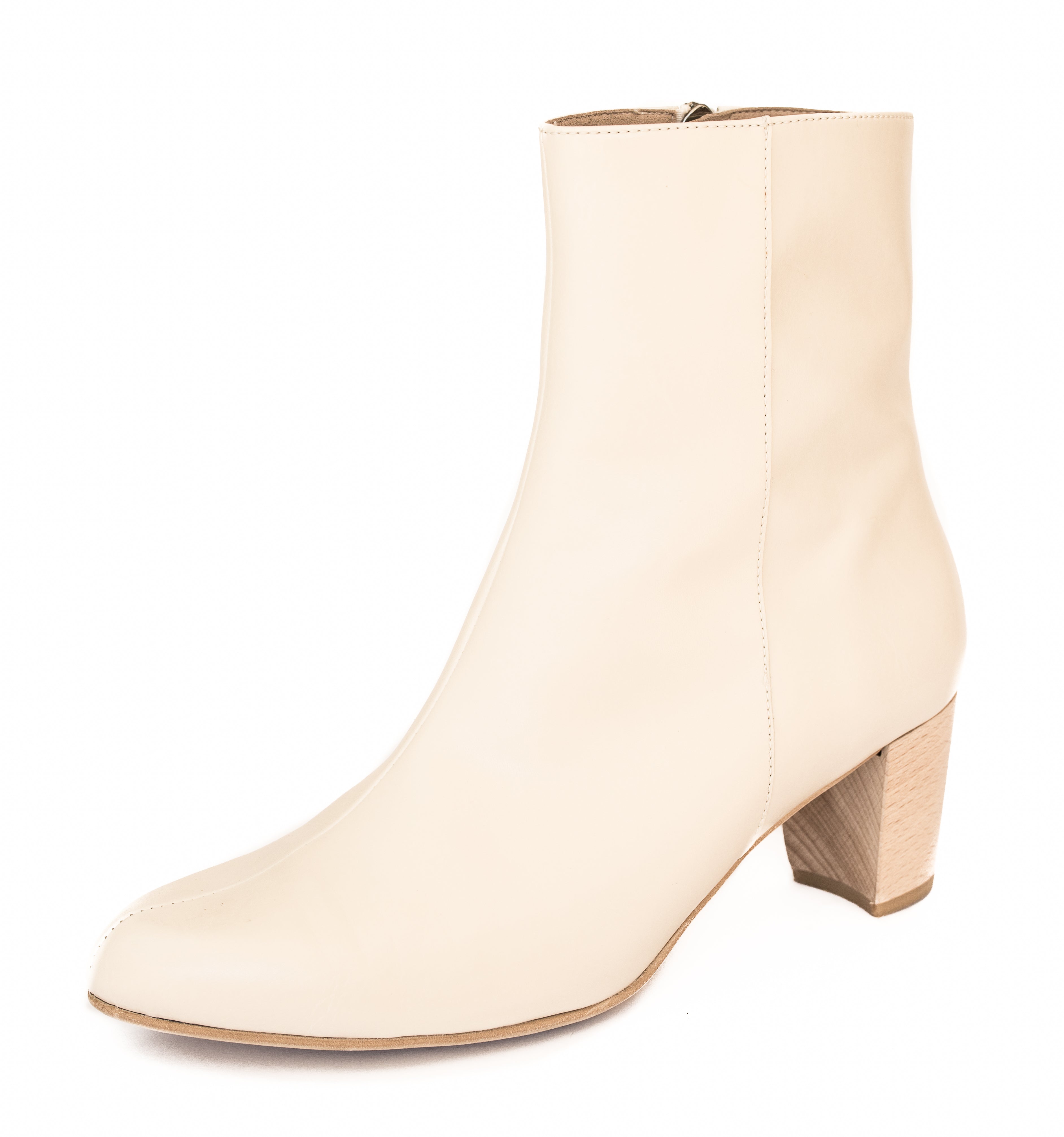 LAST CHANCE EDITOR ANKLE BOOTIE