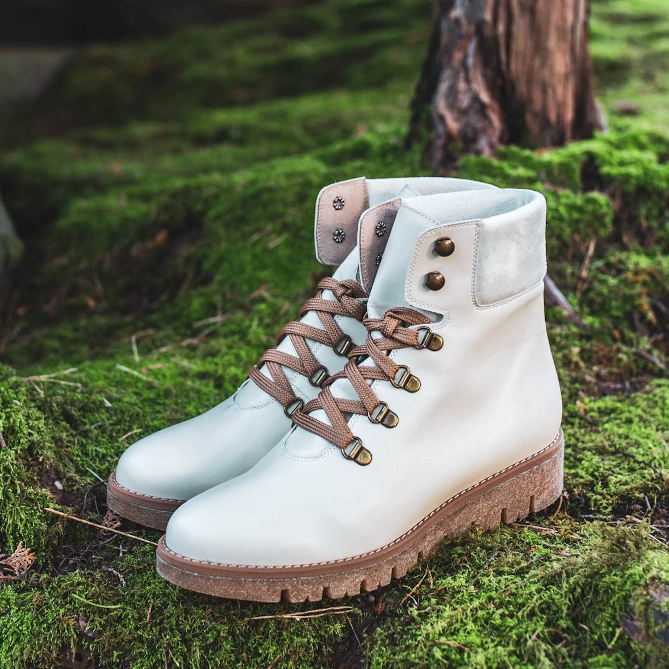 LAST CHANCE RANGER HIKER SIZE 6 ONLY!