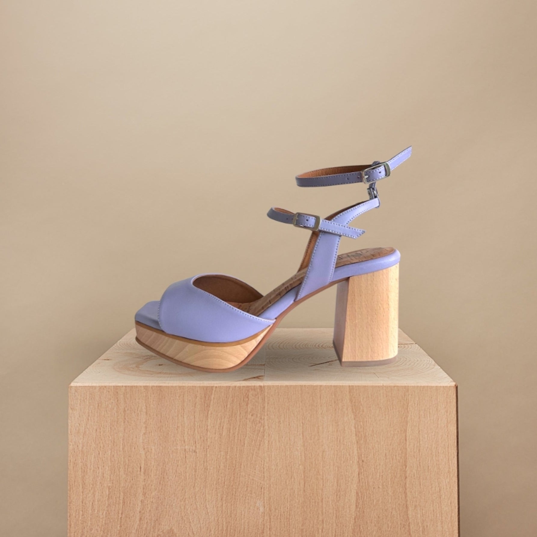 LOLA Platform Sandal