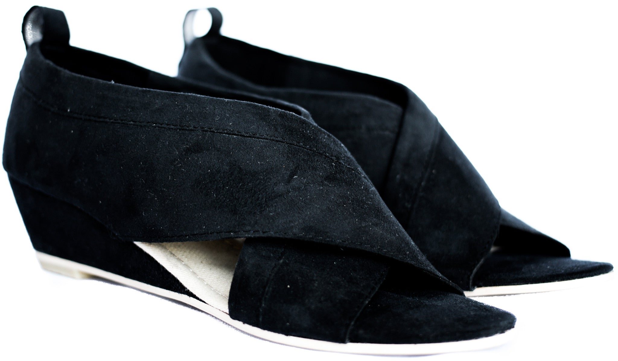 Sheldon Crisscross Black Wedge